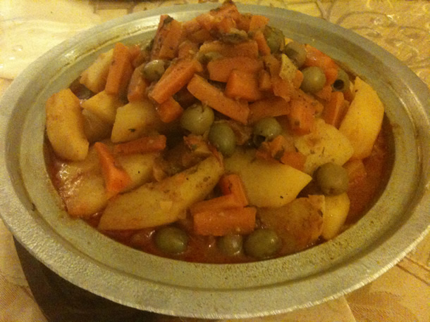 Tajine de poulet aux pommes de terre et carottes