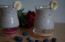 milkshake-aux-myrtilles-banane-et-peche
