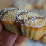 Financiers fourrés au chocolat, coulis choco et caramel au beurre salé