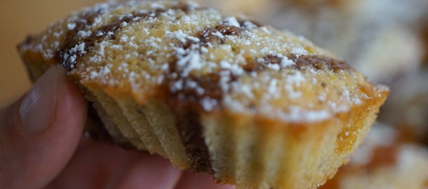 Financiers fourrés au chocolat, coulis choco et caramel au beurre salé